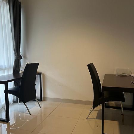 2 Floor Cozy House In Wisteria Jakarta Garden City المظهر الخارجي الصورة