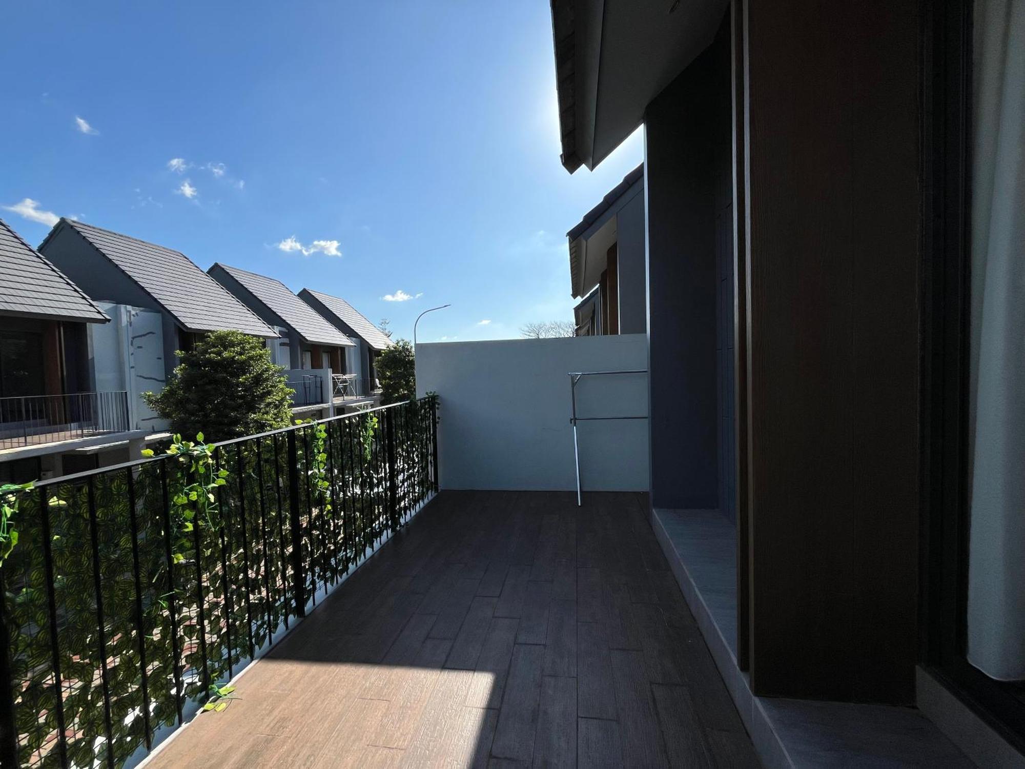 2 Floor Cozy House In Wisteria Jakarta Garden City المظهر الخارجي الصورة